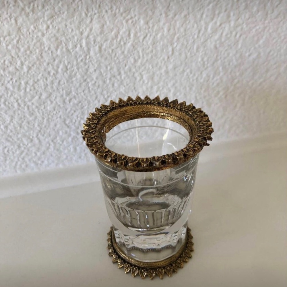 vintage antique vanity glass holder with gold metal filligree leaves - Picture 3 of 8